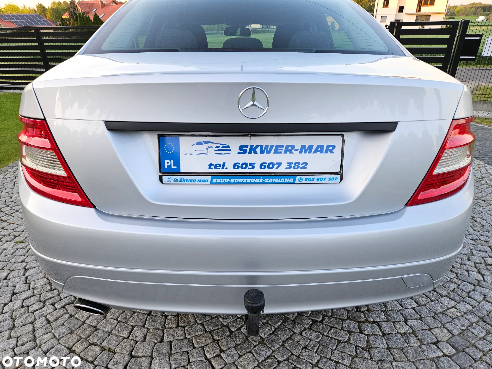 Mercedes-Benz Klasa C 200 CGI BlueEff Elegance - 32