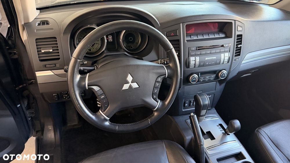 Mitsubishi Pajero 3.8 V6 Instyle - 33