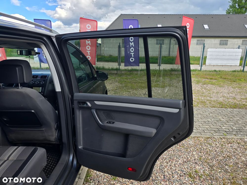 Volkswagen Touran 1.6 TDI DPF BlueMotion Technology DSG MATCH - 12