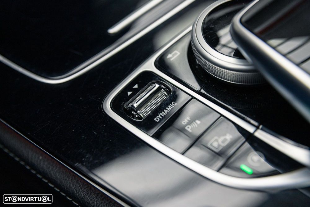 Mercedes-Benz E 220 d AMG Line - 43