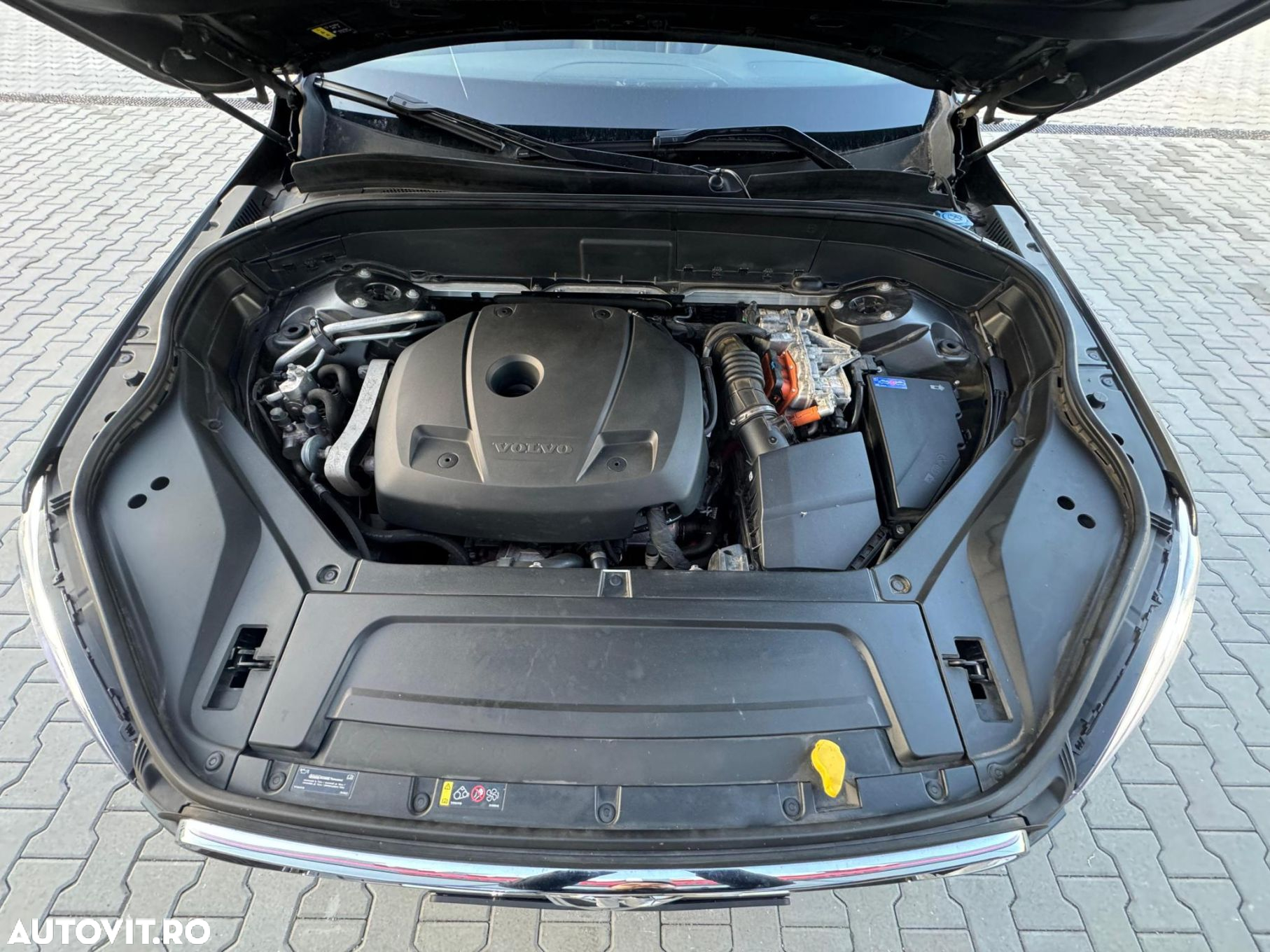 Volvo XC 90 T8 AWD Twin Engine Geartronic Momentum - 38