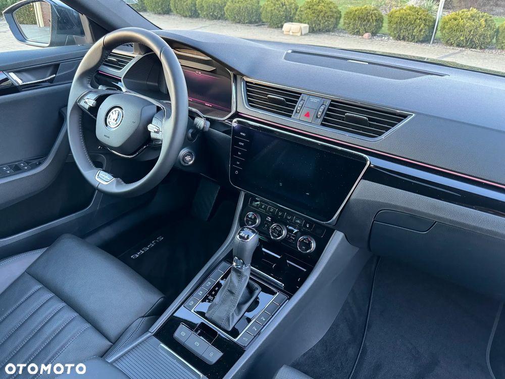 Skoda Superb 2.0 TDI 4x4 DSG L&K - 16