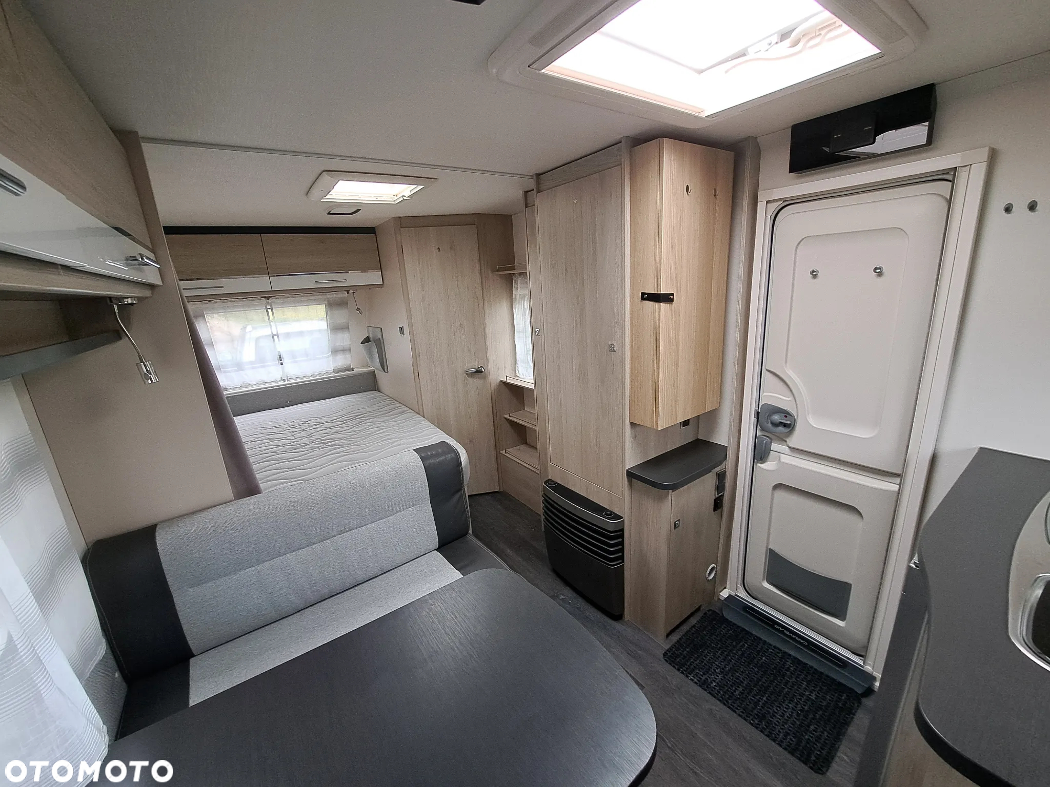 Adria - 32