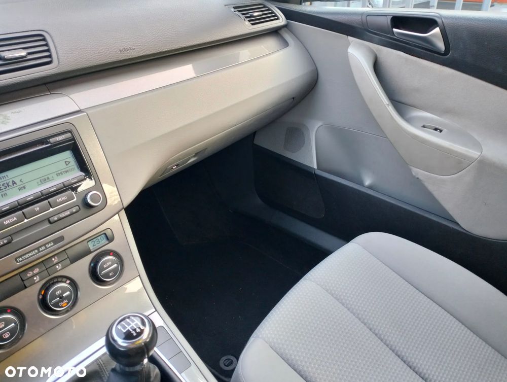 Volkswagen Passat 1.4 TSI Trendline CityLine - 23