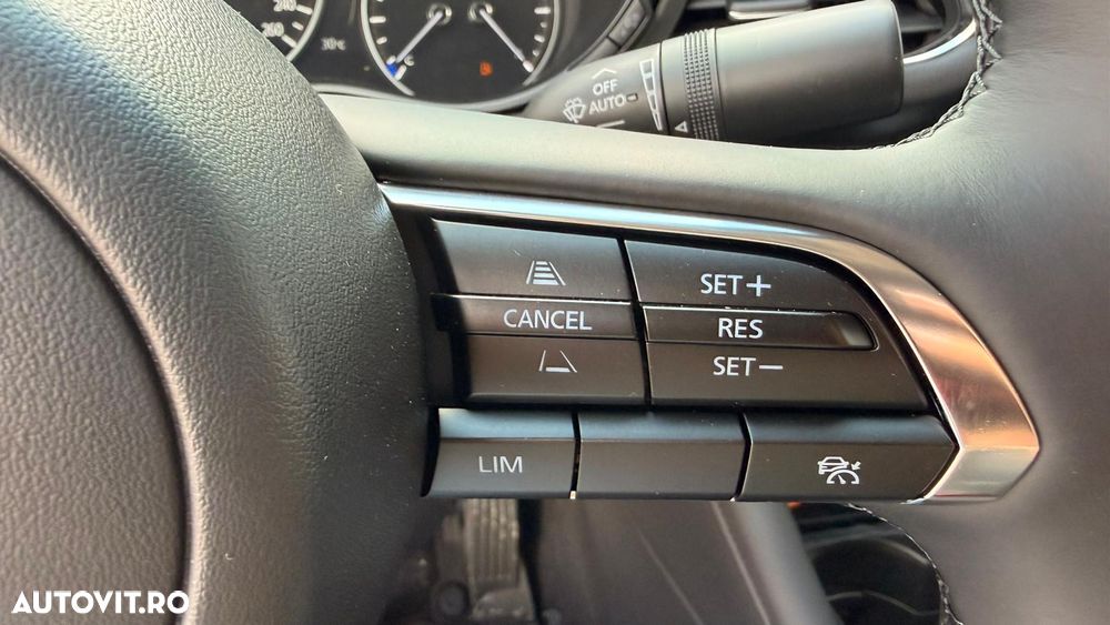 Mazda 3 e-Skyactiv G140 AT MHEV Center-Line - 26