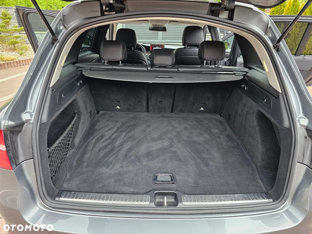 Mercedes-Benz GLC - 21