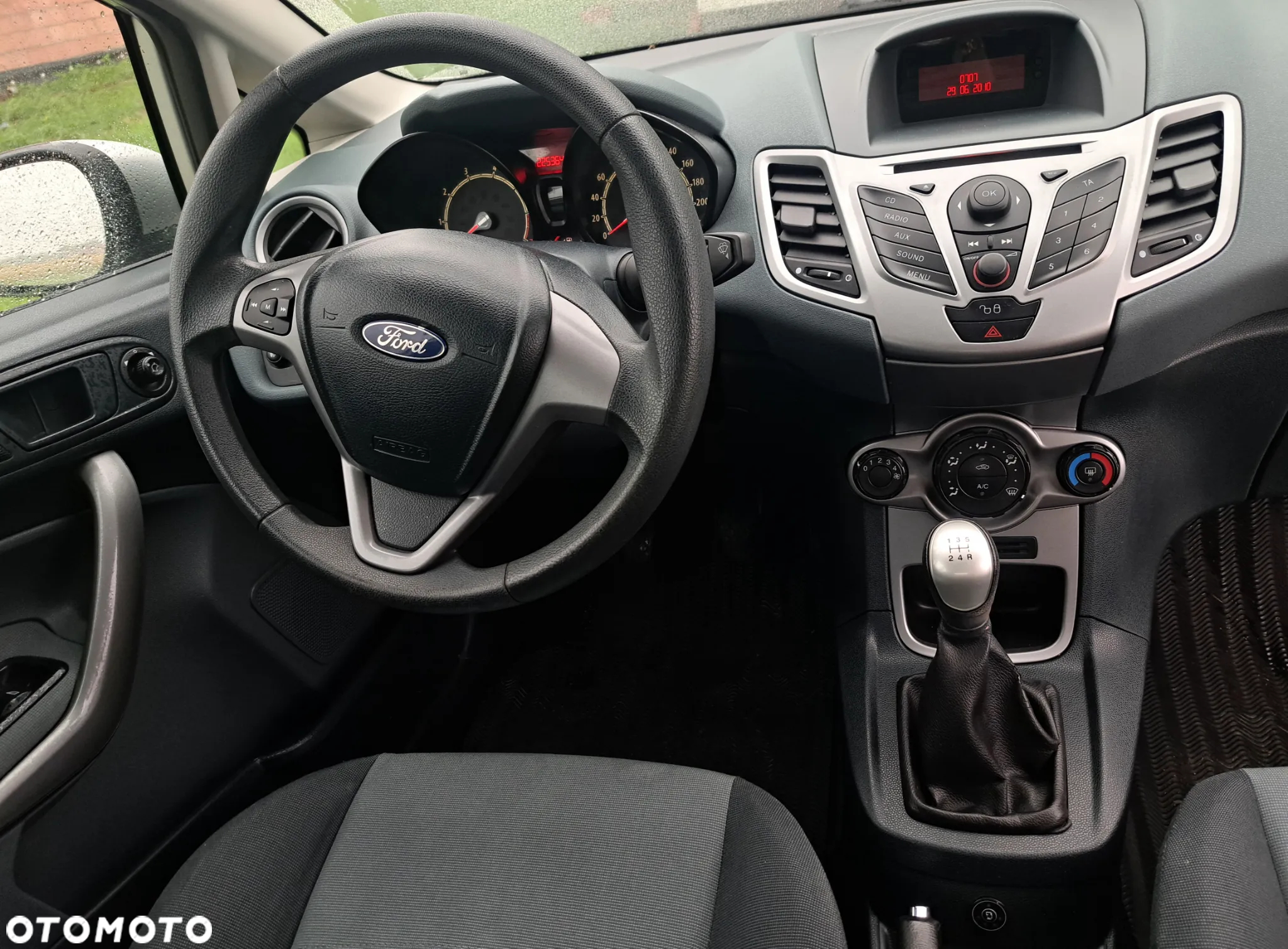 Ford Fiesta 1.4 Trend - 10