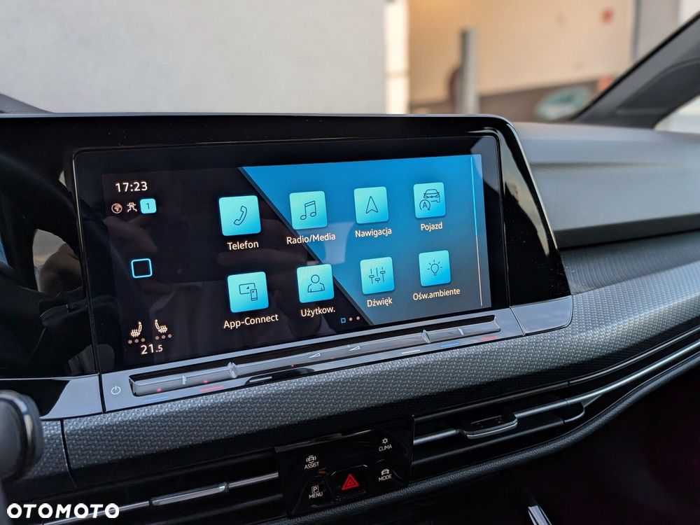 Volkswagen Golf 1.5 eTSI R-Line DSG - 25