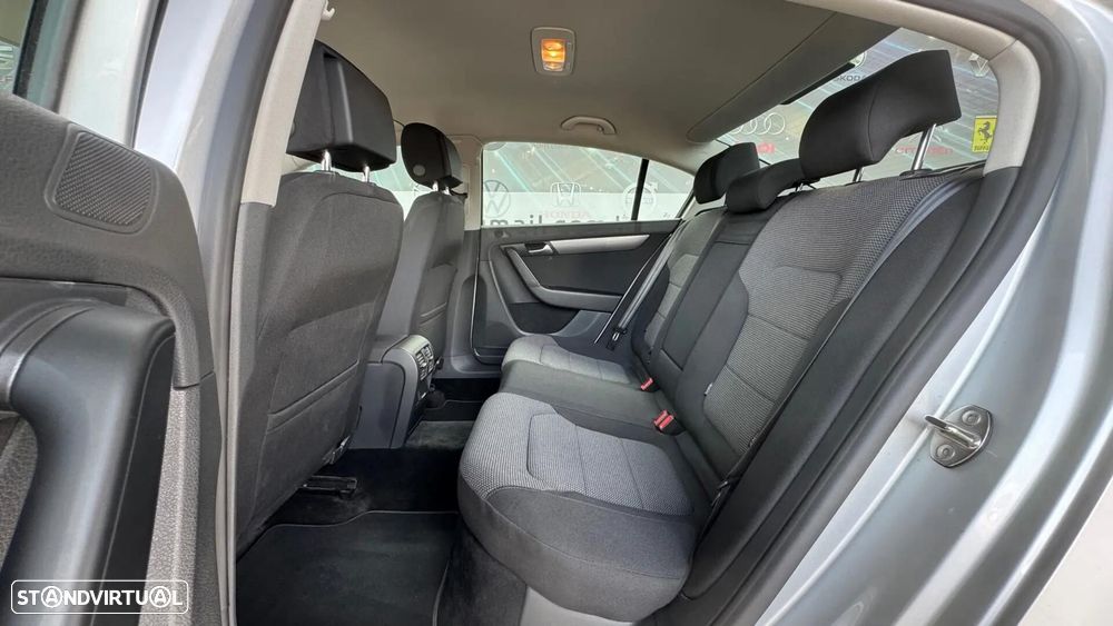 VW Passat 1.6 TDI BlueMotion - 21