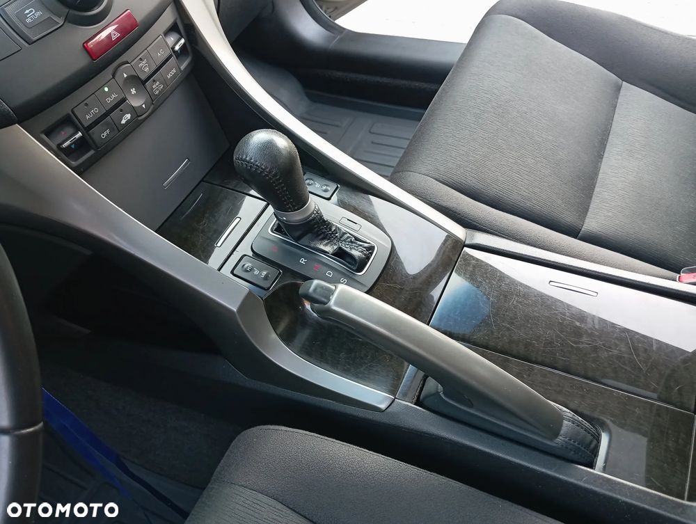 Honda Accord 2.0 Executive - 29