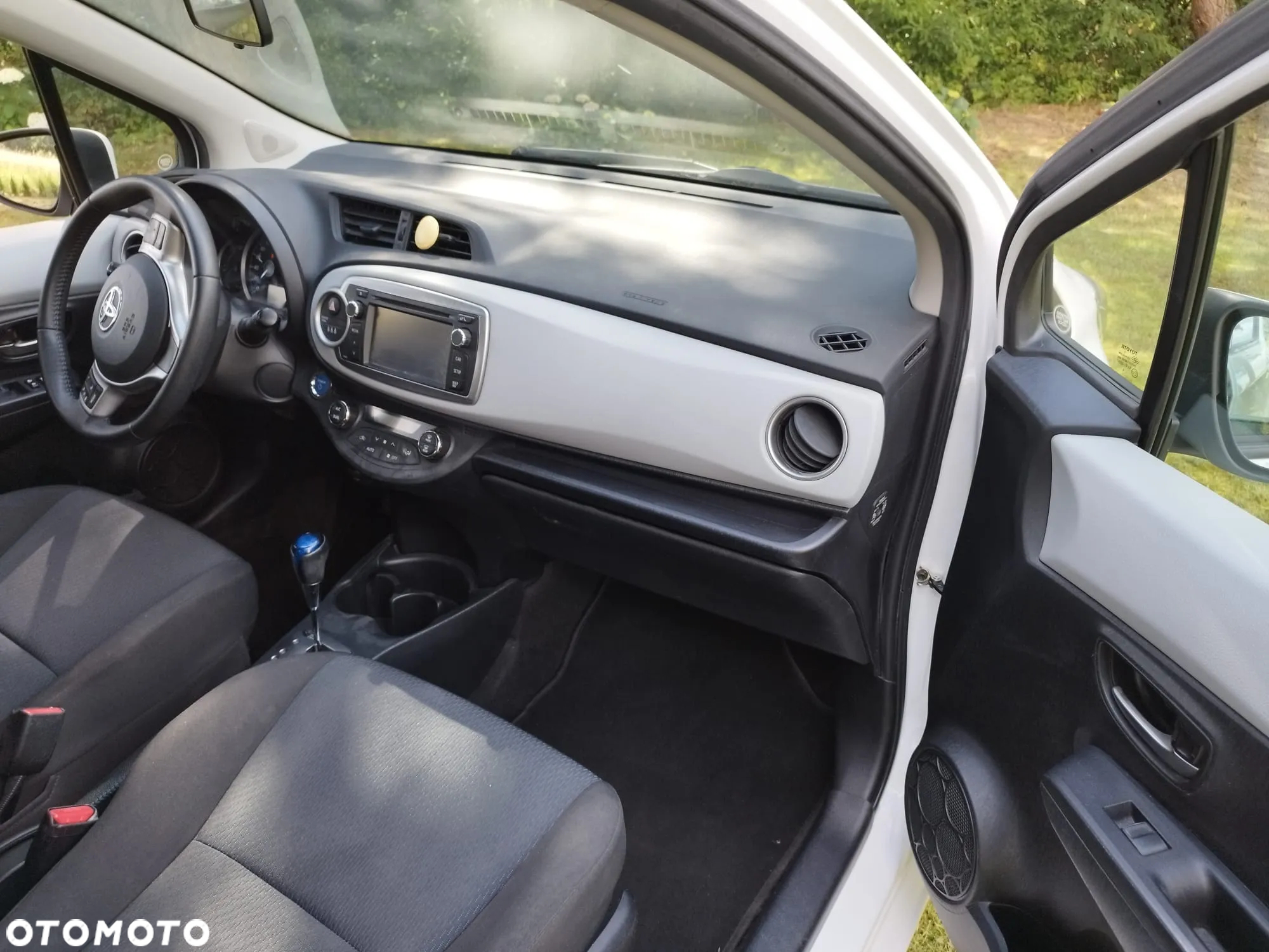 Toyota Yaris Hybrid 100 Active - 9