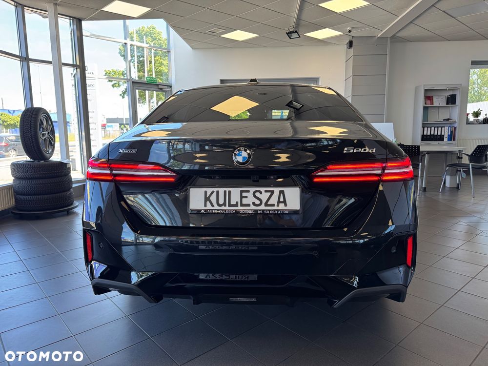 BMW Seria 5 520d xDrive - 7