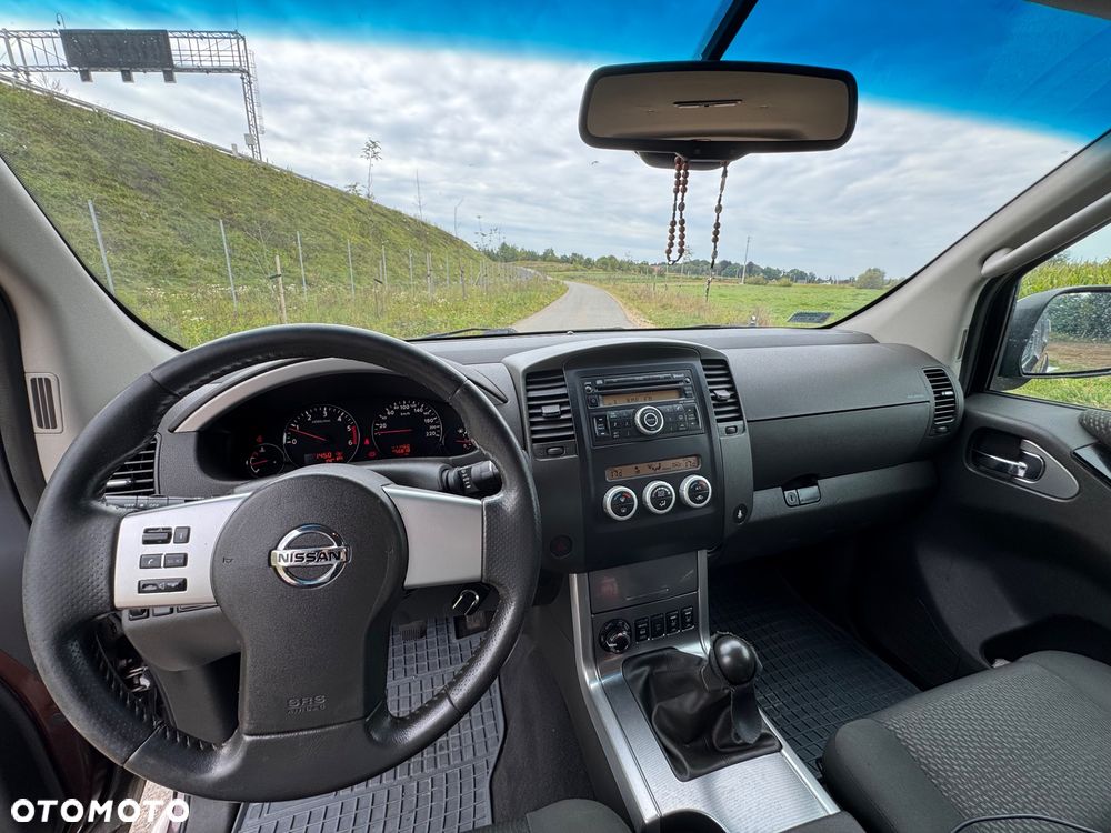 Nissan Pathfinder 2.5 D SE - 14