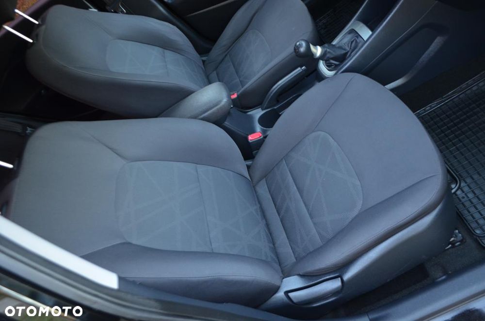 Kia Rio - 28