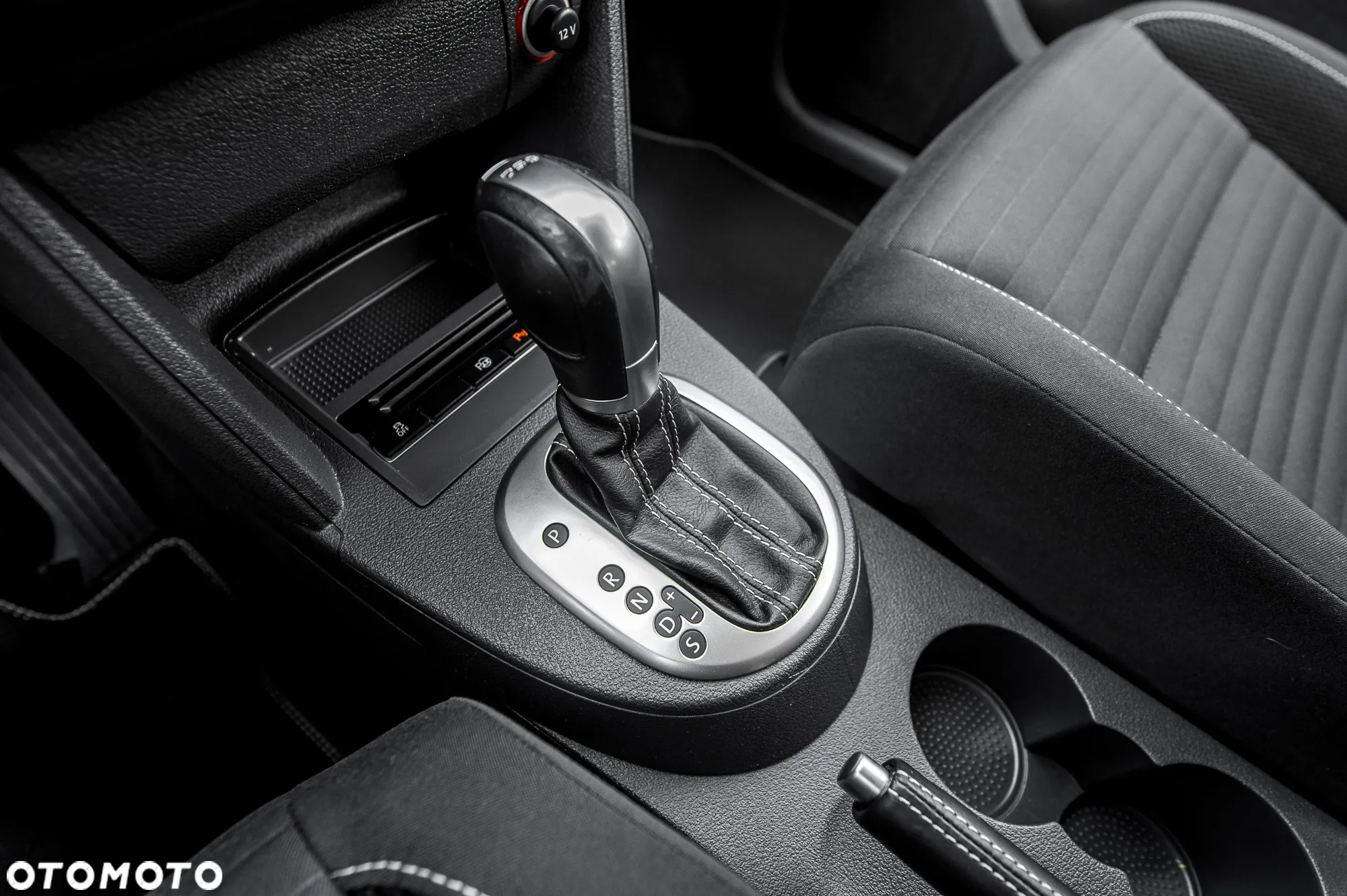 Volkswagen Touran 1.4 TSI DSG Cup - 25