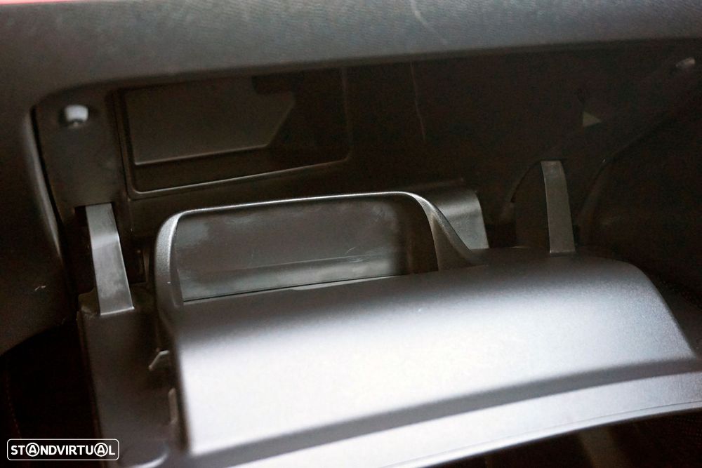 Peugeot e-208 50 kWh GT Line - 33