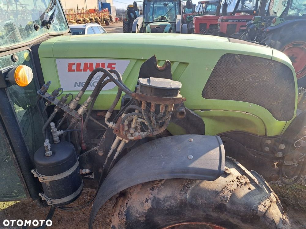 Claas Nexos 240F 4X4 - 37