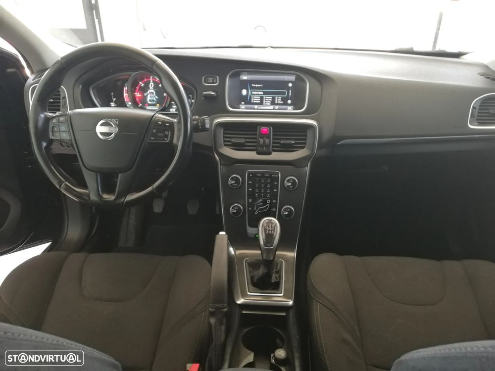 Volvo V40 D2 Momentum - 11
