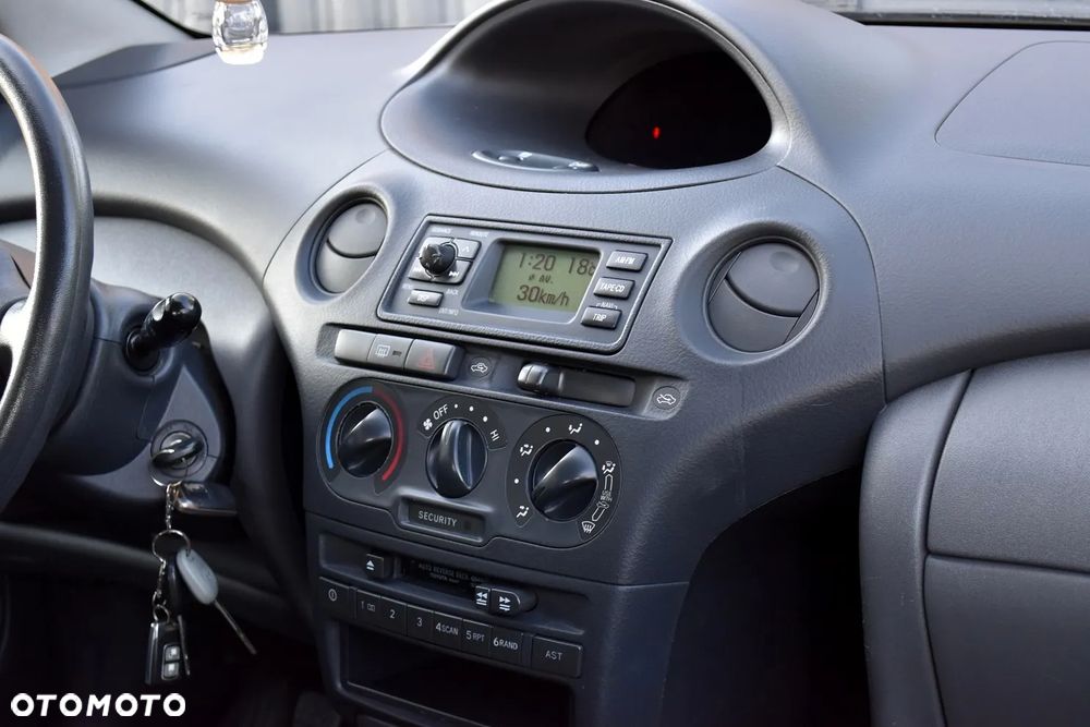 Toyota Yaris 1.0 Edition - 22