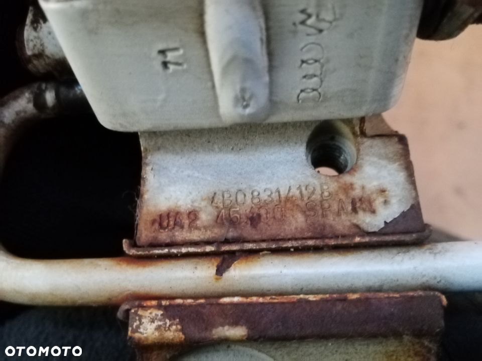 Zawias zawiasy drzwi prawy przód para VW Golf IV 4 - 4