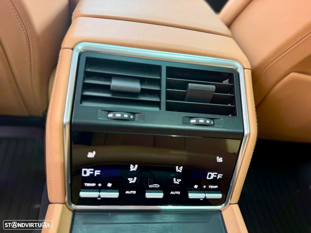 Porsche Panamera Sport Turismo 4 E-Hybrid - 26