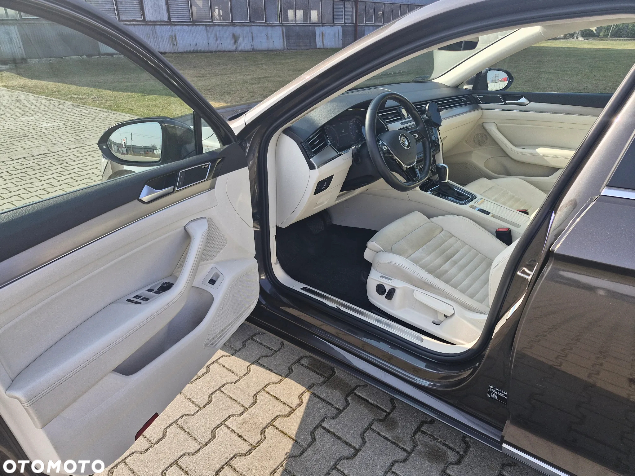 Volkswagen Passat - 22