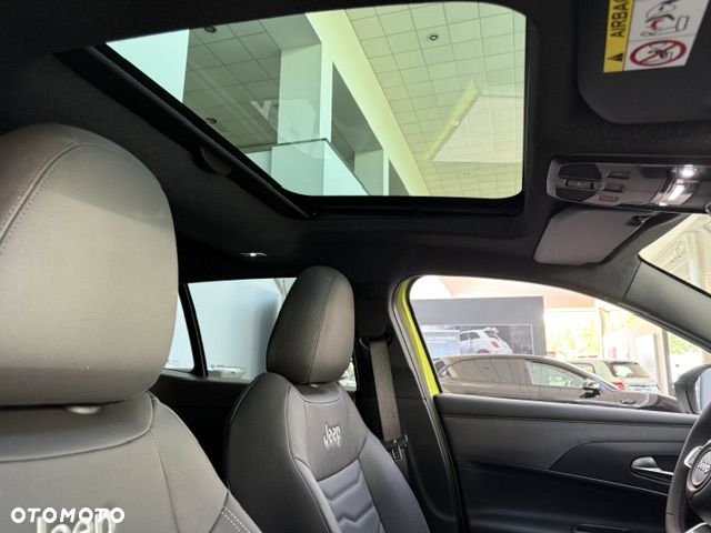 Jeep Avenger 1.2 T3 mHEV Summit FWD eDCT6 - 8