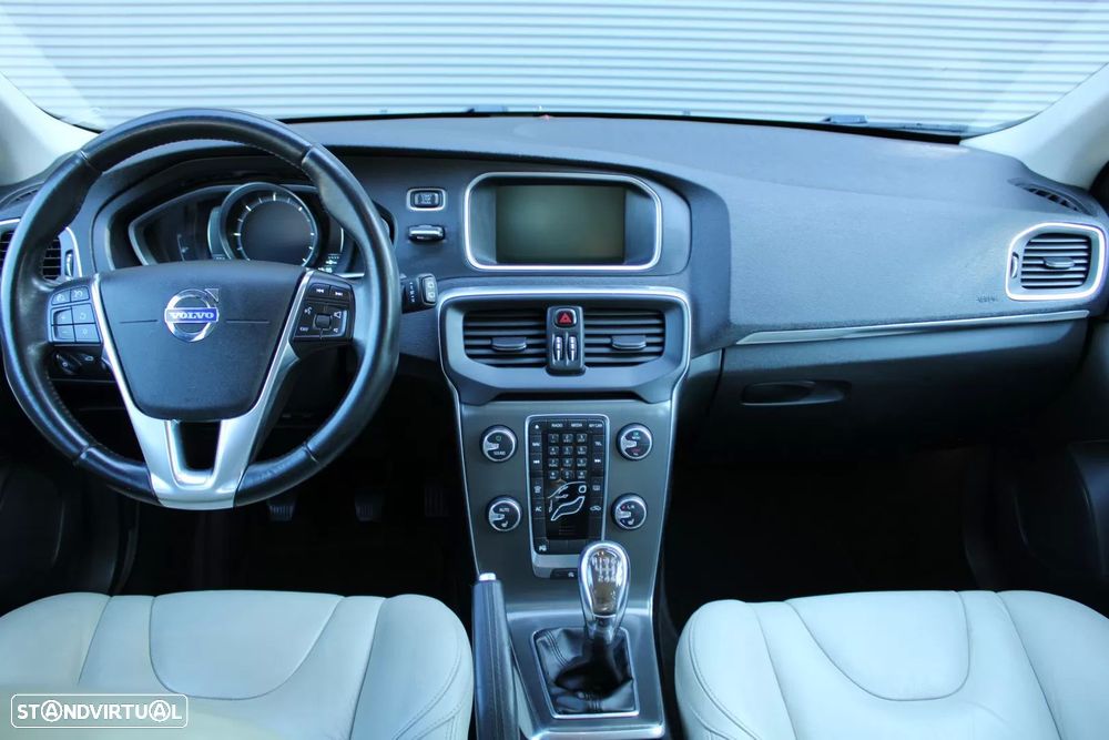 Volvo V40 1.6 D2 Momentum Eco - 25