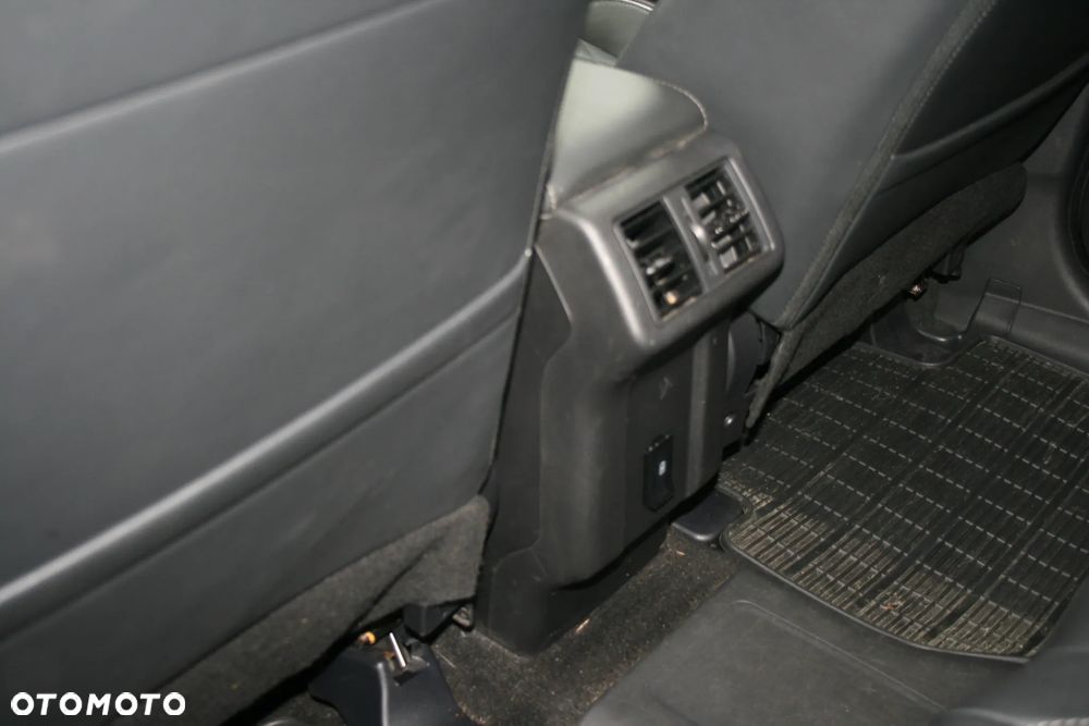 Mitsubishi Outlander - 20