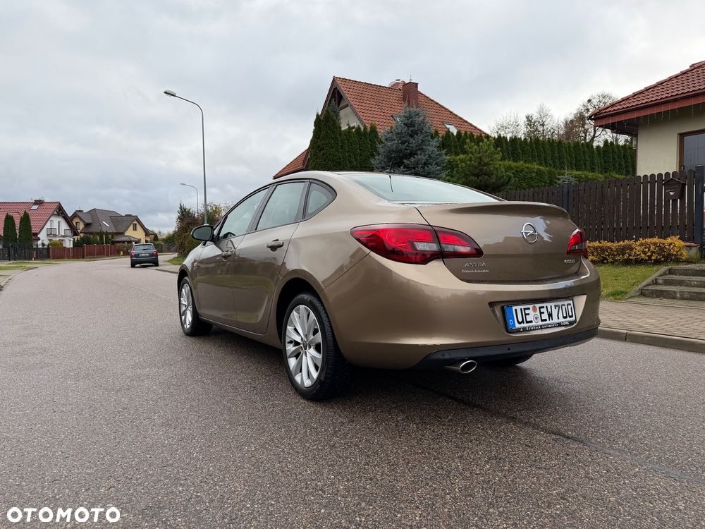 Opel Astra 1.4 Turbo Edition - 15