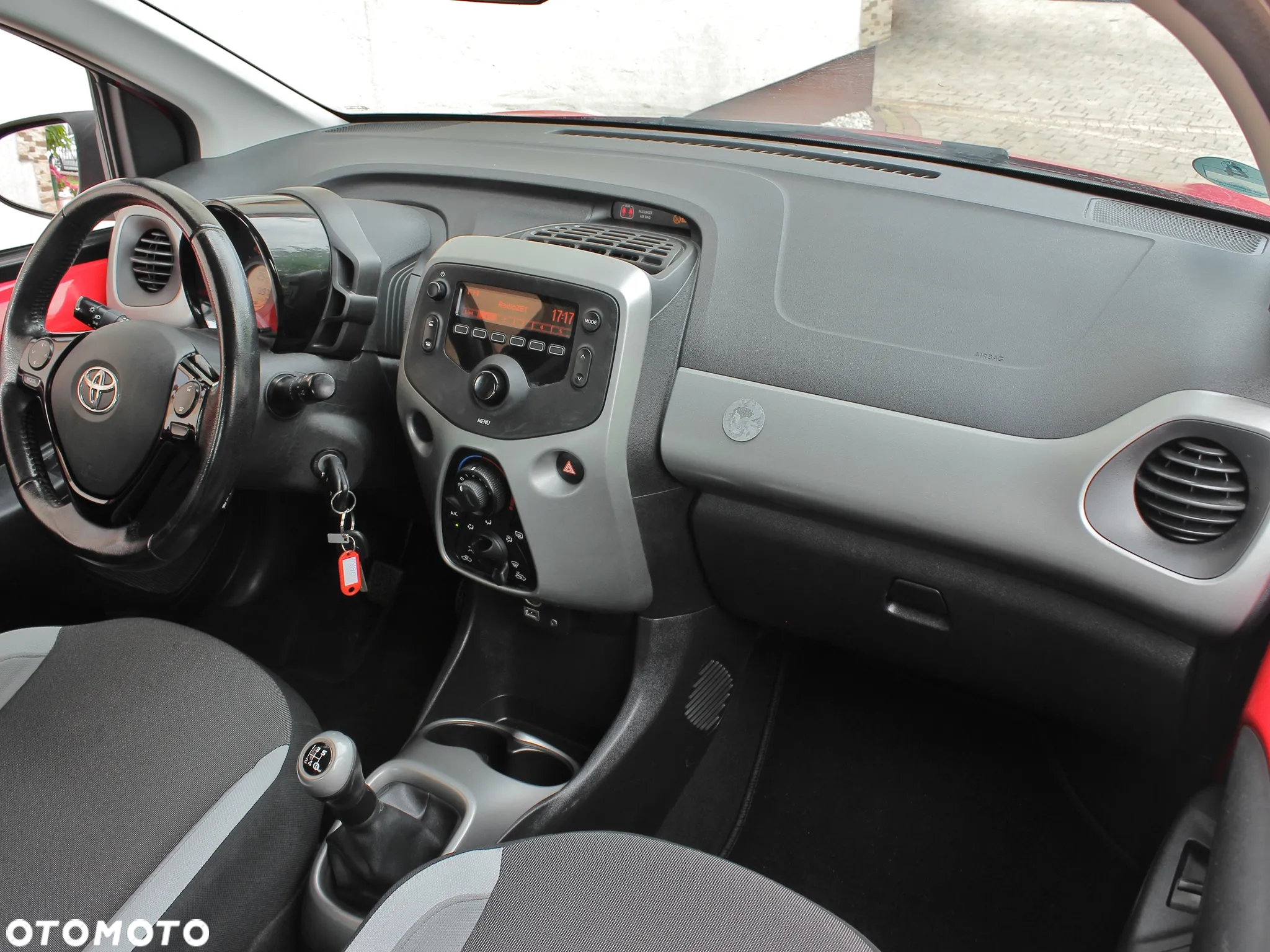 Toyota Aygo x-play - 17