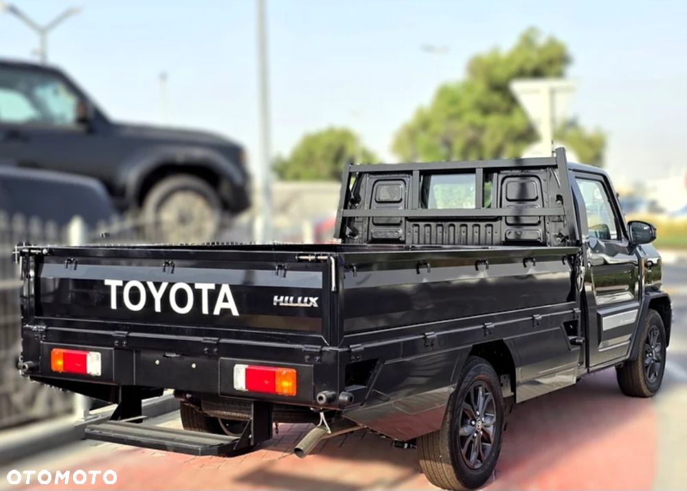 Toyota Hilux - 15