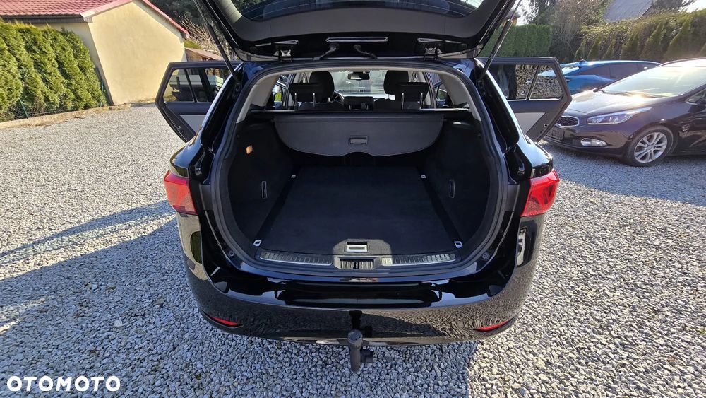 Toyota Avensis 2.0 D-4D Prestige - 24