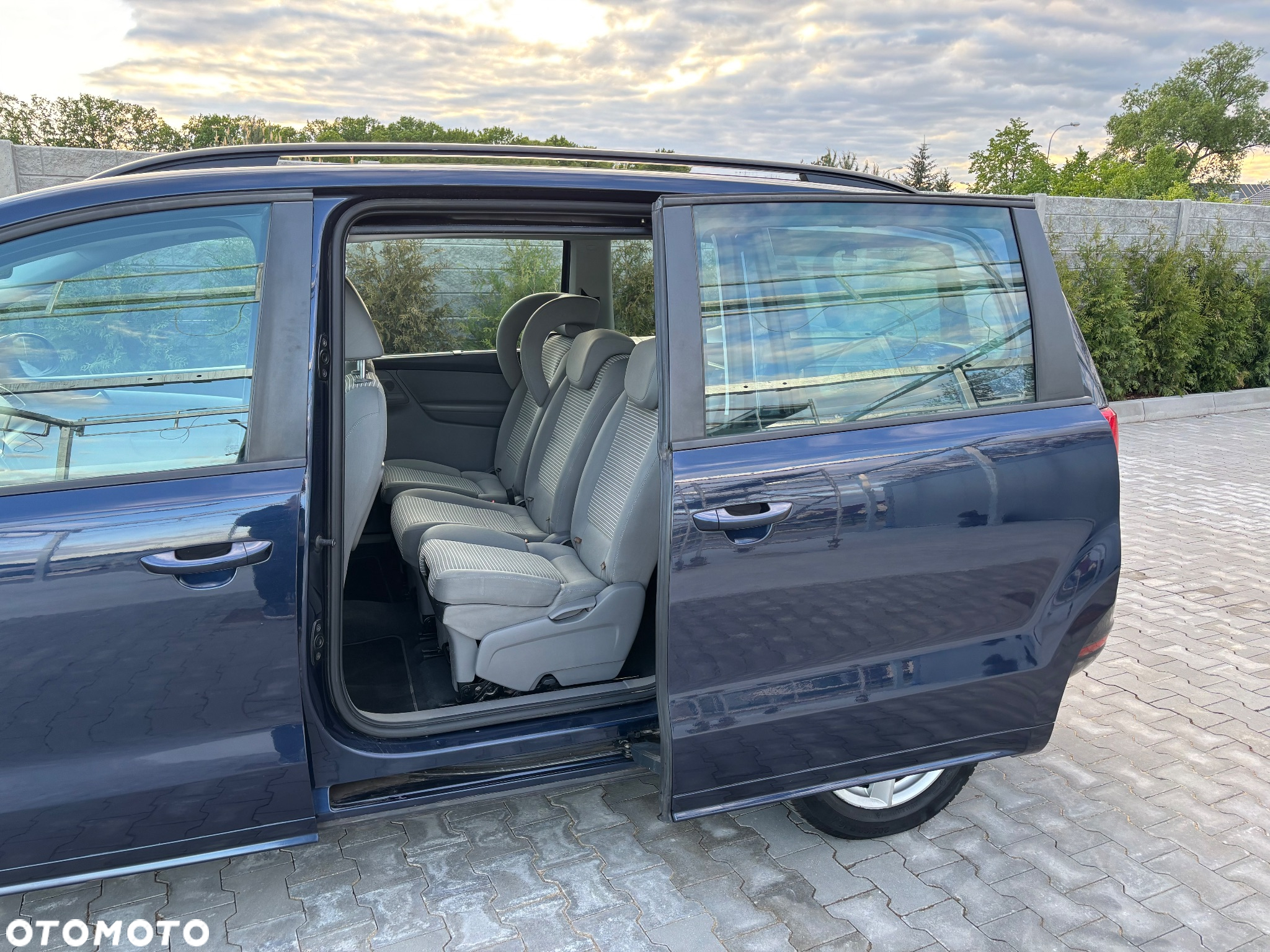 Seat Alhambra 2.0 TDI Ecomotive Reference - 12