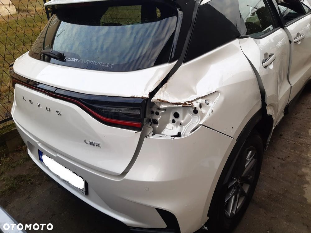 Lexus LBX 1.5 Hybrid - 3