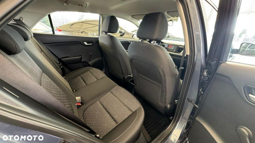 Kia Rio - 33