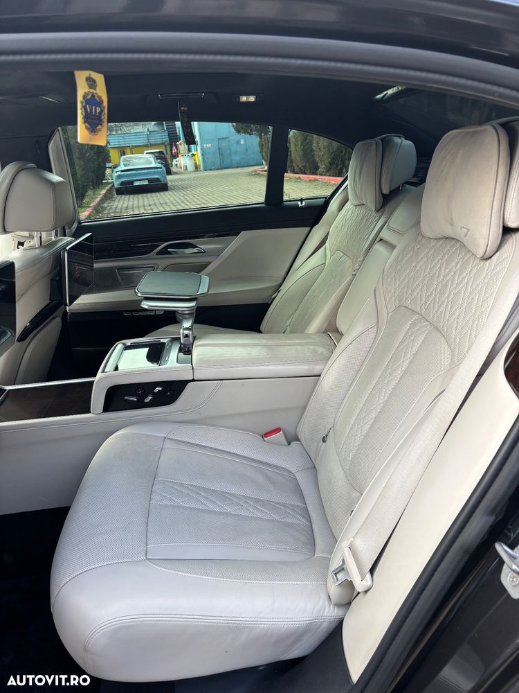 BMW Seria 7 730Ld xDrive - 19