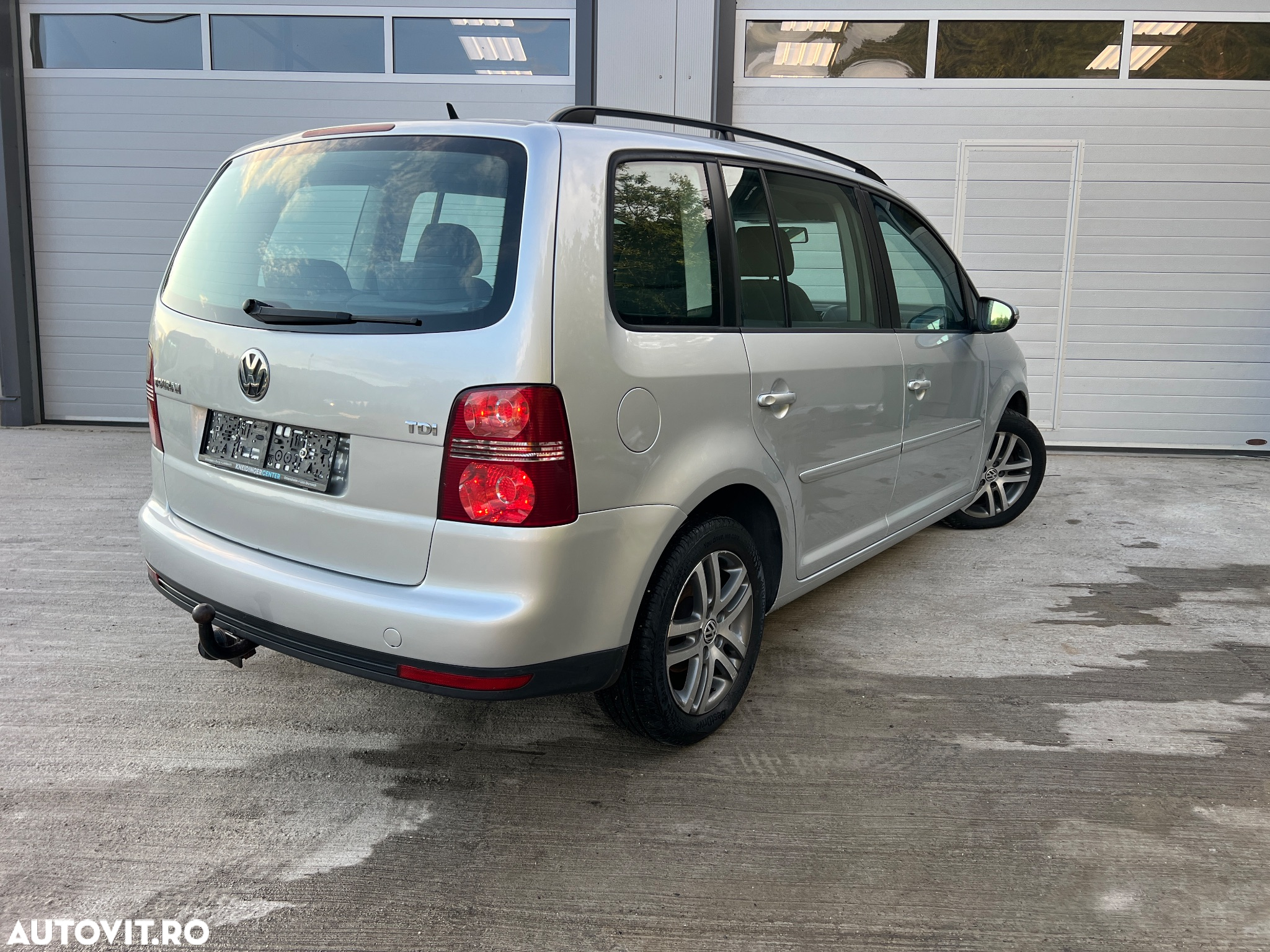 Volkswagen Touran 1.9 TDI Conceptline - 5