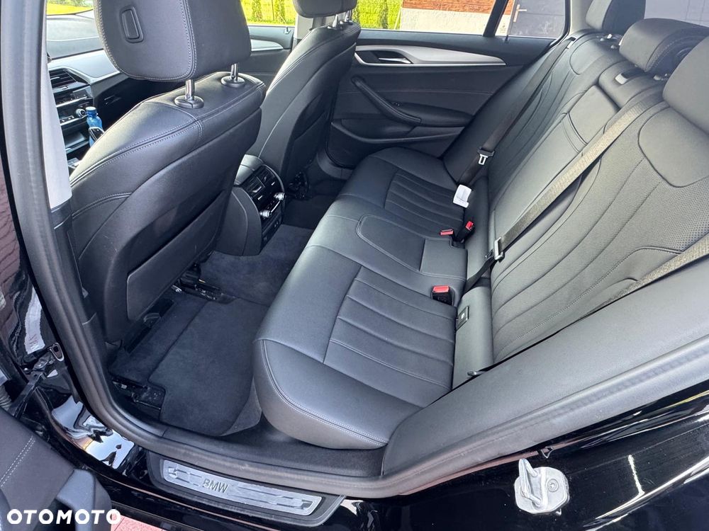 BMW Seria 5 520d - 27