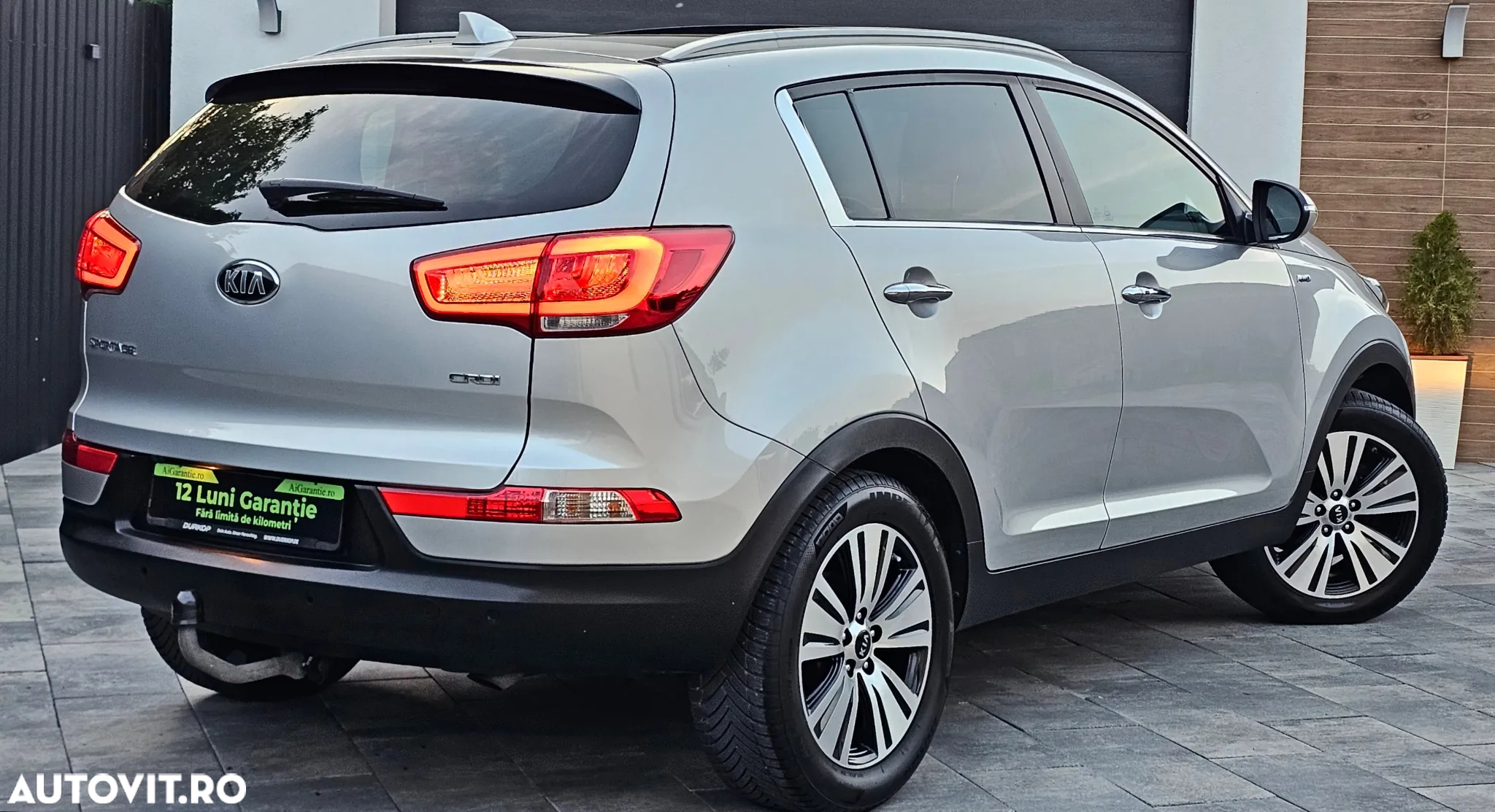 Kia Sportage 2.0 CRDI 4WD Dream-Team Edition - 4