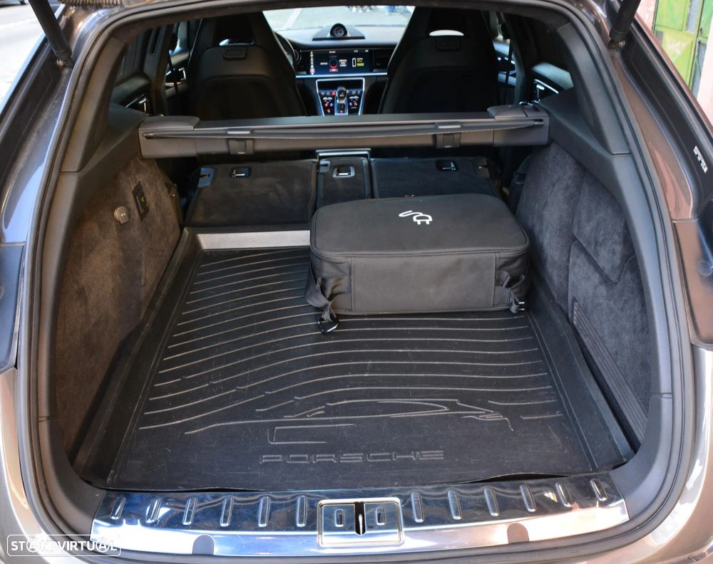 Porsche Panamera Sport Turismo Turbo S E-Hybrid - 39