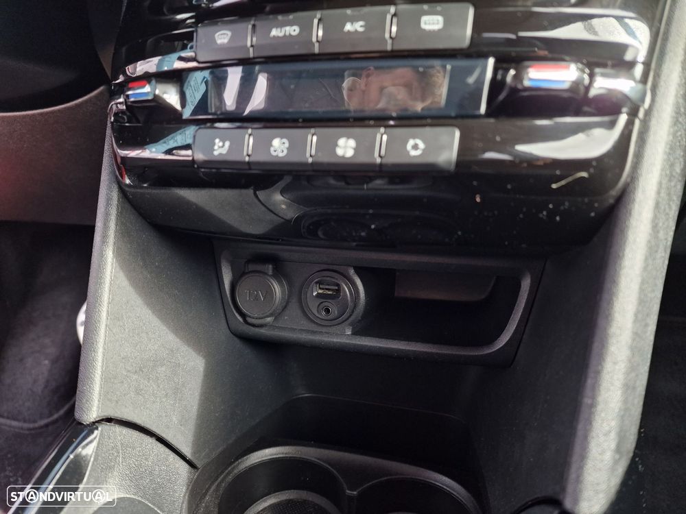 Peugeot 2008 1.2 PureTech GT Line - 23