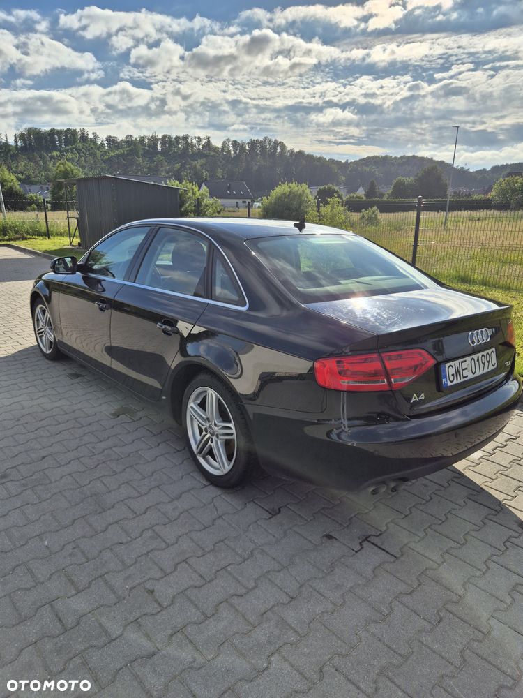 Audi A4 Limousine - 1