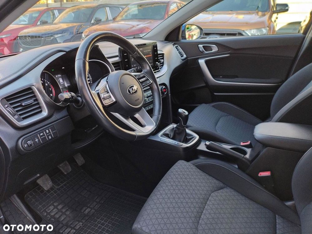Kia XCeed 1.4 T-GDI L Business Line - 12