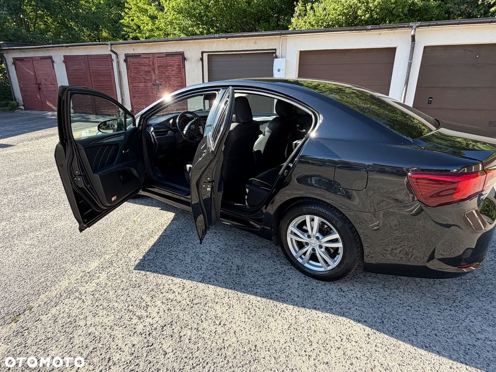 Toyota Avensis - 7
