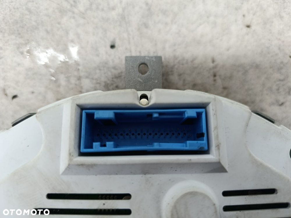 LICZNIK VW FOX 5Z0920827L A2NN7037J 1.2 6V - 9