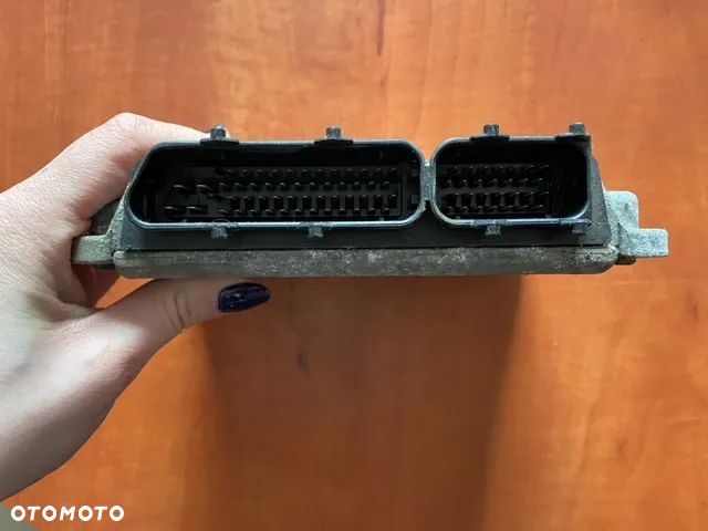 KOMPUTER STEROWNIK SILNIKA VOLKSWAGEN VW GOLF IV 06A906018CS - 2