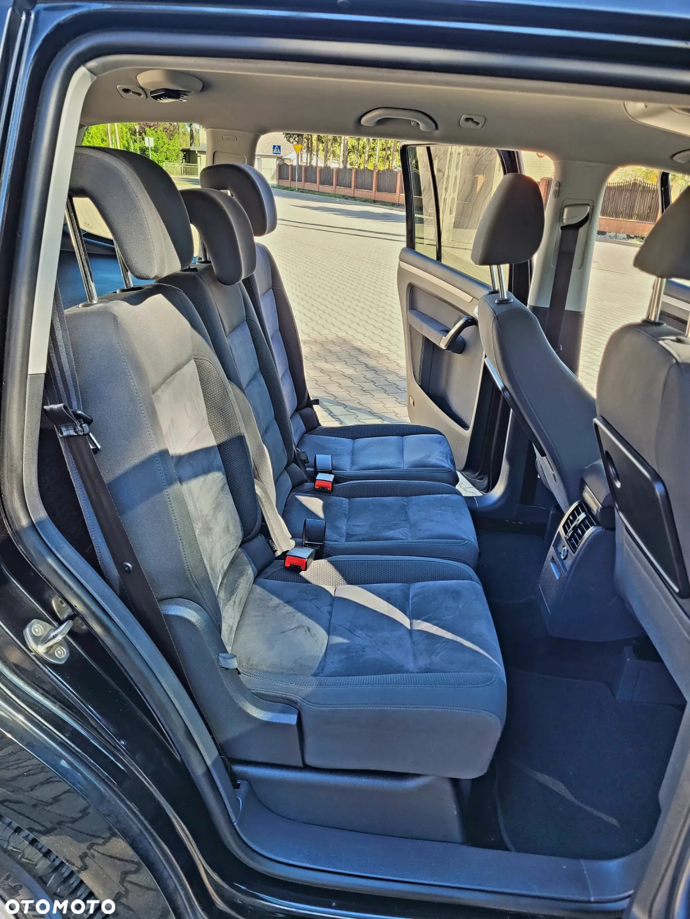 Volkswagen Touran 1.6 TDI DPF BlueMotion Technology DSG Comfortline - 28