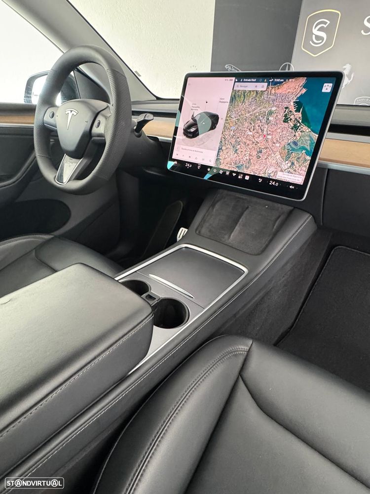 Tesla Model Y Performance Dual Motor AWD - 14