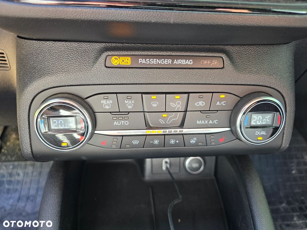 Ford Focus 1.5 EcoBoost ST-Line - 24
